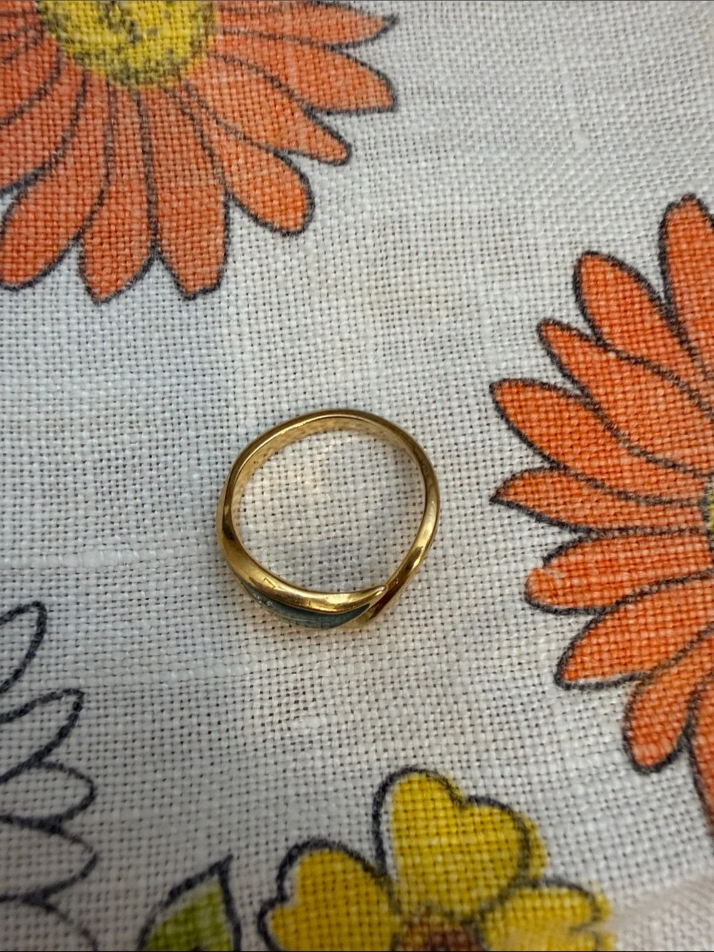 Vintage Avon Gold-Tone Green Enamel Leaf Ring with Sparkling Accent